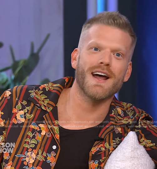 Scott Hoying’s floral striped shirt on The Kelly Clarkson Show