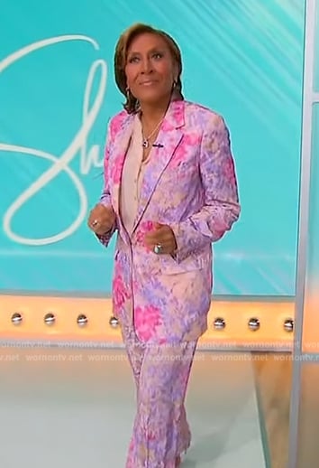 Robin Roberts’ pink floral blazer and pants on Sherri