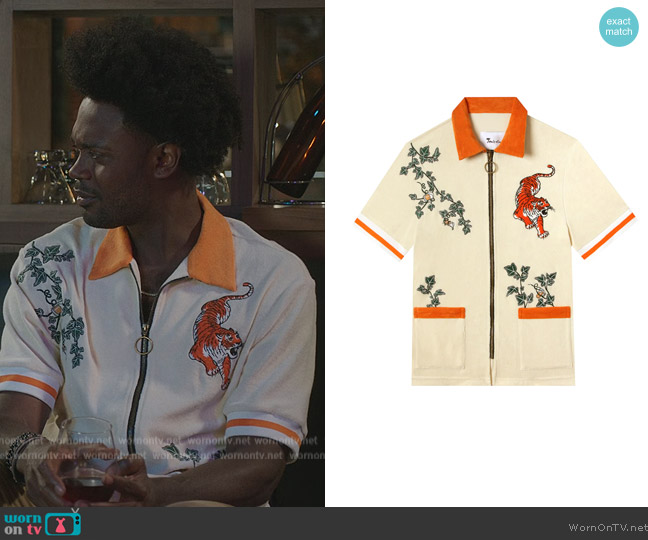 Tombolo Crouching Tiger Hidden Beverage Shirt worn by Noah Koles (Echo Kellum) on Grand Crew