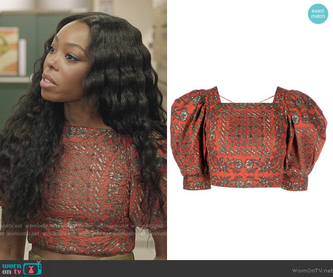 Ulla Johnson Anie floral-print cropped blouse worn by Kia Williams (Asjha Cooper) on All American