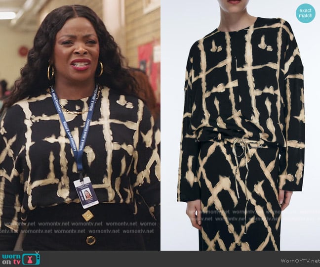 Zara Tied Printed Top worn by Ava Coleman (Janelle James) on Abbott Elementary