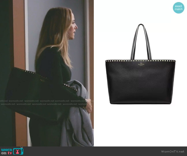 Valentino Garavani Large Rockstud Leather Tote worn by Teddy Altman (Kim Raver) on Greys Anatomy