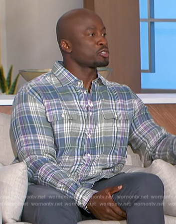 Akbar’s blue plaid shirt on The Talk