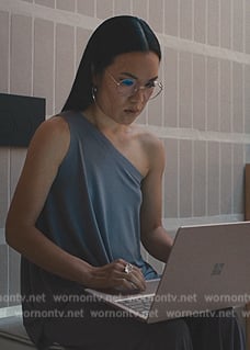 Amy’s purple one shoulder tunic and pants on Beef