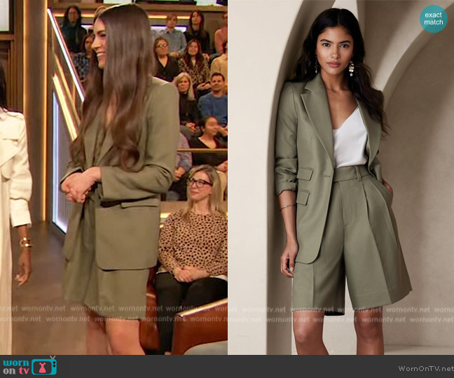 Banana Republic Lido Sculptured Italian Wool Blazer worn by Erica Wark on The Drew Barrymore Show