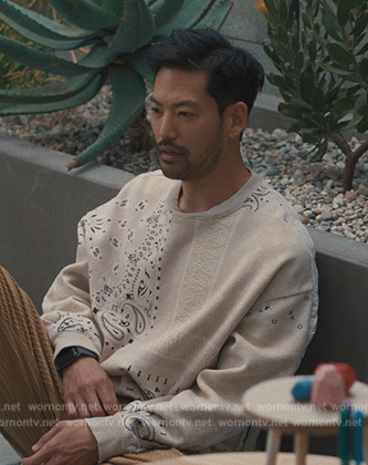 George’s beige paisley print sweater on Beef