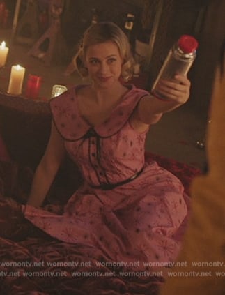 Betty’s pink printed bib dress on Riverdale