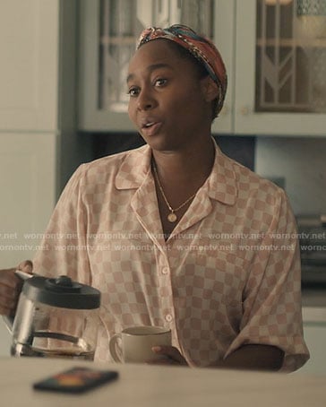 Brit’s pink checkerboard pajamas on Single Drunk Female