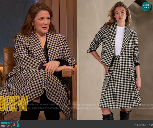 Banana Republic Bea Cropped Blazer worn by Drew Barrymore on The Drew Barrymore Show