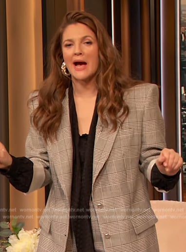 Drew’s gray plaid blazer and pants on The Drew Barrymore Show
