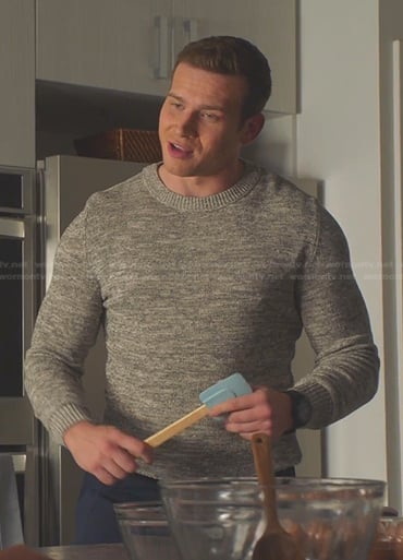 Buck’s grey crew neck sweater on 9-1-1