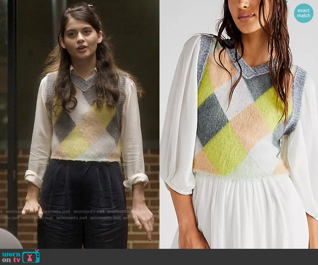 Free People Quinn Sweater Vest in Stormy Spring Combo worn by Samantha Fink (Sofia Black-D'Elia) on Single Drunk Female