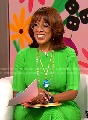 Gayle King’s green rib knit dress on CBS Mornings