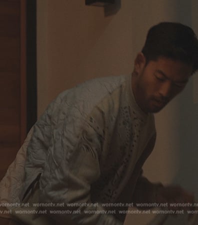 George’s beige paisley print sweater on Beef
