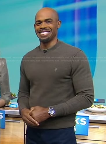 Dr. Ian Smith’s khaki green sweater on Good Morning America
