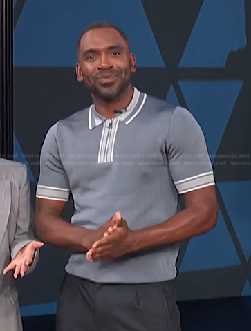Justin’s grey contrast stripe polo shirt on E! News