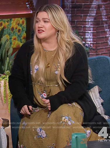 Kelly’s khaki floral print dress on The Kelly Clarkson Show