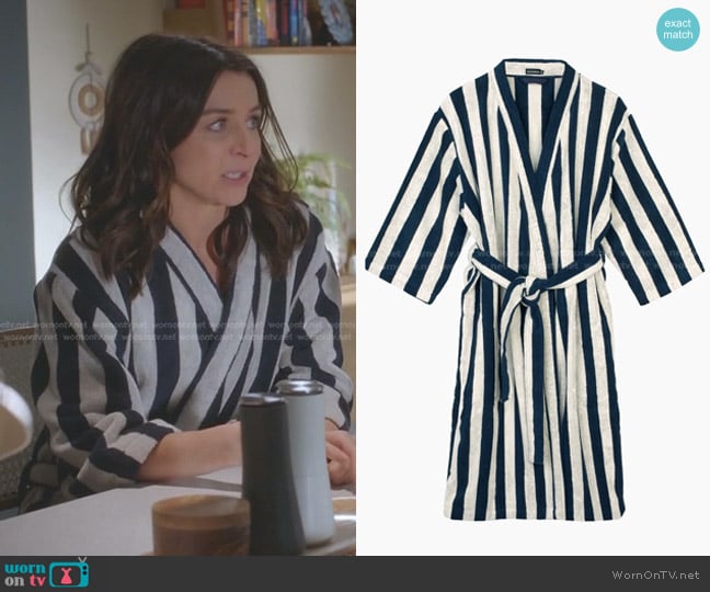Marimekko Nimikko Bathrobe worn by Amelia Shepherd (Caterina Scorsone) on Greys Anatomy