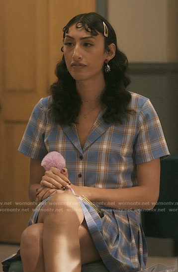 Mindy’s blue plaid cropped shirt and skirt set on Single Drunk Female