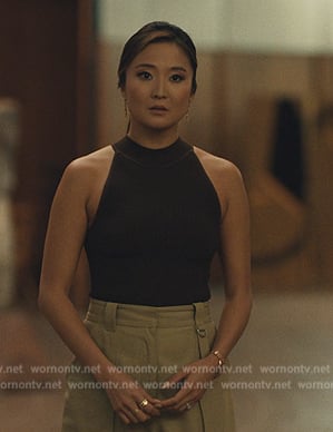 Naomi’s brown knit sleeveless top on Beef