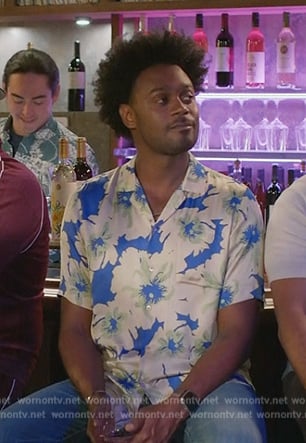Noah’s blue floral print shirt on Grand Crew