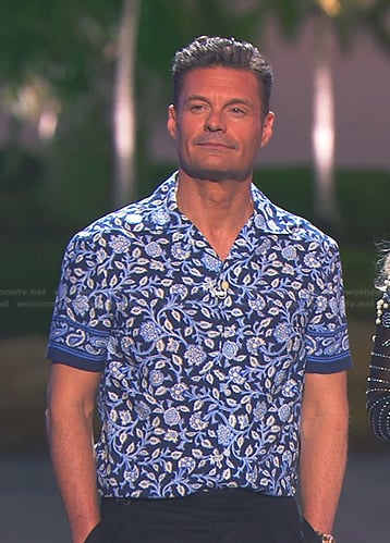 Ryan Seacrest’s blue floral print shirt on American Idol