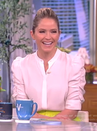 Sara’s yellow cargo pants and puff sleeve top on The View