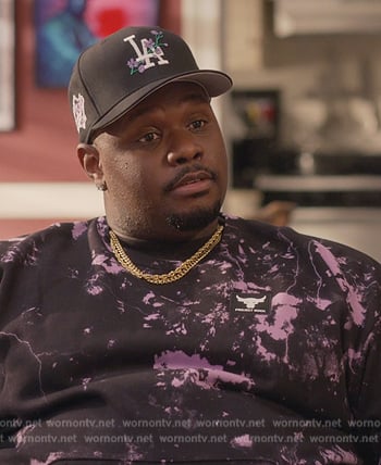 Sherm’s black tie dye sweatshirt on Grand Crew