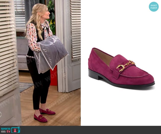 Stuart Weitzman Owen Buckle Loafer worn by Gemma (Beth Behrs) on The Neighborhood