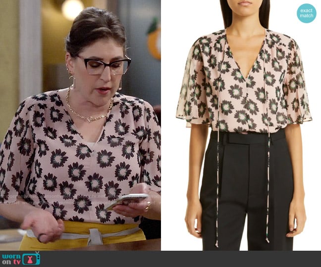 Ted Baker Harlynn Top worn by Kat Silver (Mayim Bialik) on Call Me Kat