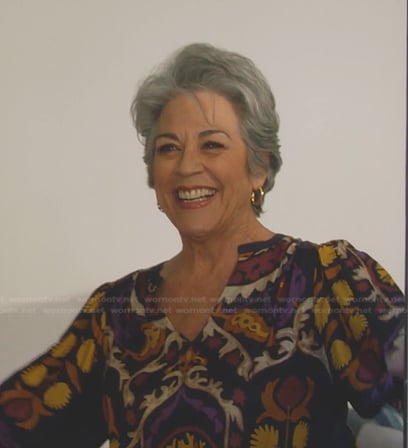 Tia’s printed blouse on 9-1-1