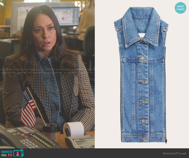 Veronica Beard Slate Denim Dickey worn by Maddie Kendall (Jennifer Love Hewitt) on 9-1-1