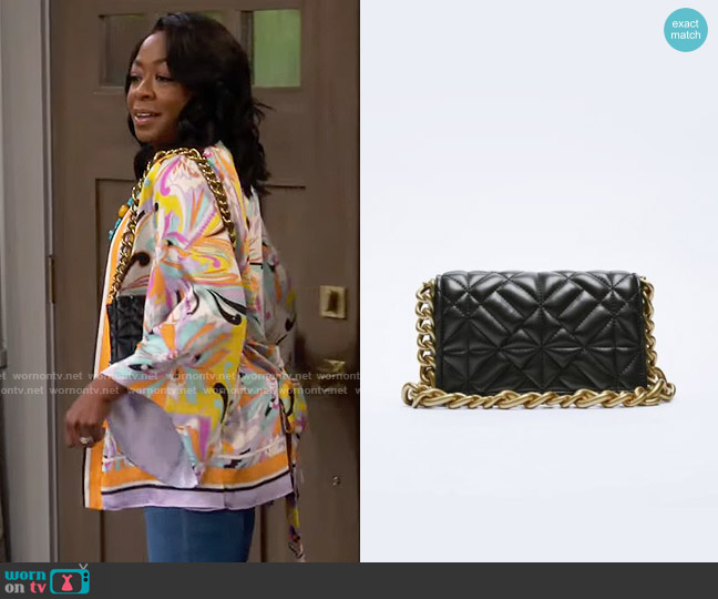Zara Quilted Shoulder Bag with Chain worn by Tina Butler (Tichina Arnold) on The Neighborhood