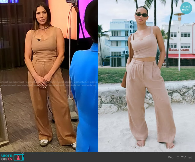 Abercrombie & Fitch Linen-Blend Notch-Neck Set Top worn by Melissa Garcia on Today