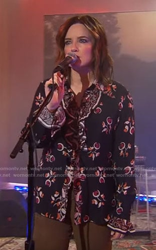 Brandy Clark’s black printed top with ruffles on CBS Mornings