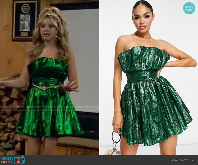 Collective the Label Bandeau Ruched Waist Mini Dress in emerald worn by Destiny Baker (Mallory James Mahoney) on Bunkd