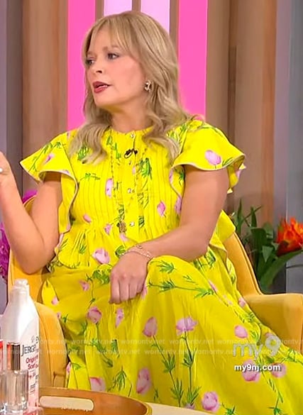 Melissa Peterman’s yellow floral print dress on Sherri