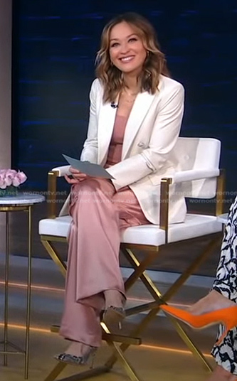 Eva’s white blazer and pink satin pants on Good Morning America