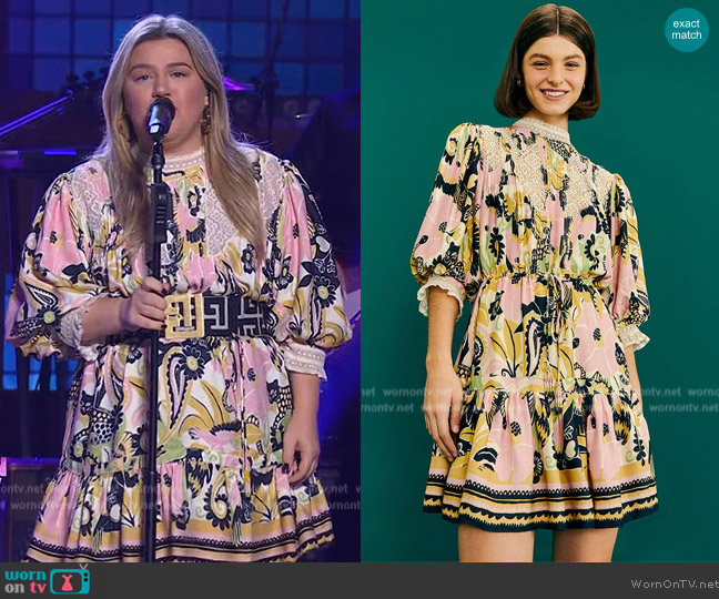 Farm Rio Vintage forest sand mini dress worn by Kelly Clarkson on The Kelly Clarkson Show