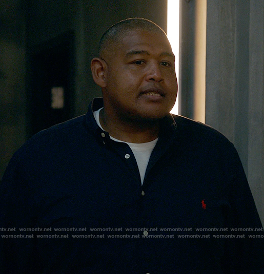 Gib’s navy button down shirt on True Lies