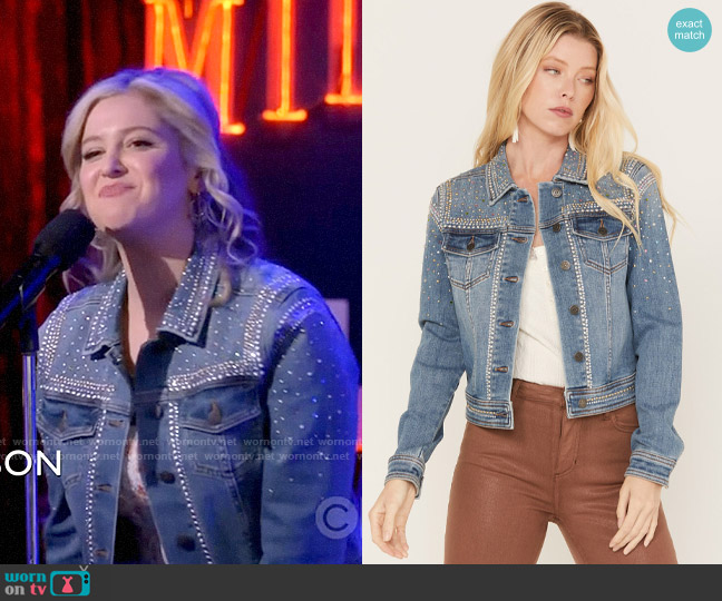 Idyllwind Shiloh Drive Embellished Denim Trucker Jacket worn by Zoey (Margie Mays) on Call Me Kat