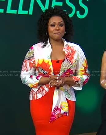 Jamika Pessoa’s floral tie front blouse on Good Morning America
