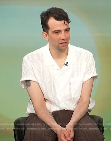 Jay Baruchel’s white button down shirt on Access Hollywood