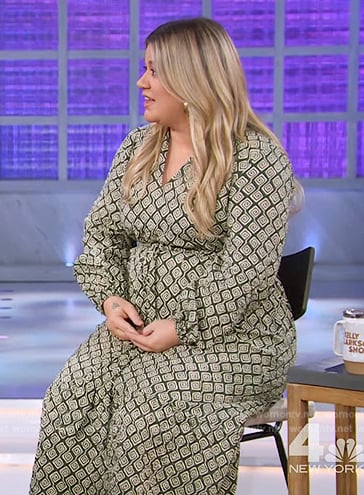 Kelly’s green geometric print shirtdress on The Kelly Clarkson Show