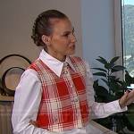 Keltie’s red plaid vest on E! News