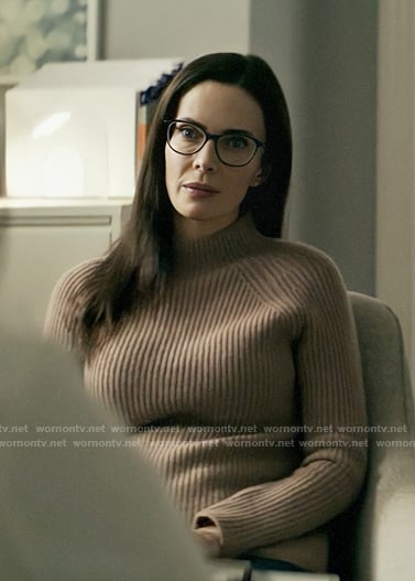 Lois’s mauve sweater on Superman and Lois