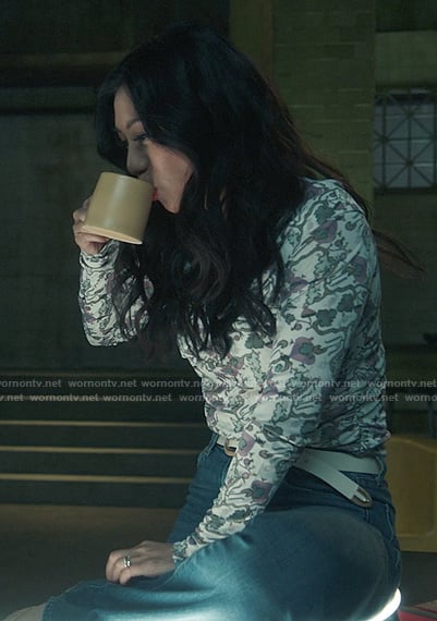 Mel’s printed long sleeve top on The Equalizer