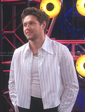 Niall Horan’s white striped button down shirt on The Voice