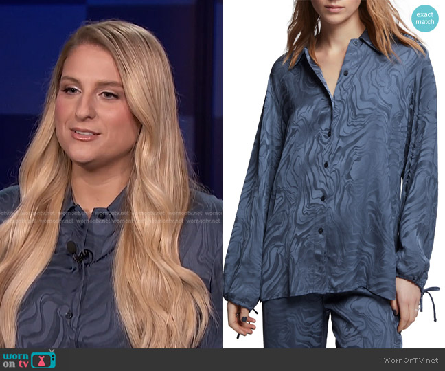 & Other Stories Marble Satin Shirt worn by Meghan Trainor on E! News