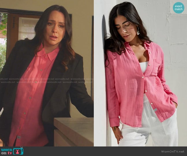 Rails Ellis Organic Cotton Button-Up Shirt in Malibu Pink worn by Maddie Kendall (Jennifer Love Hewitt) on 9-1-1